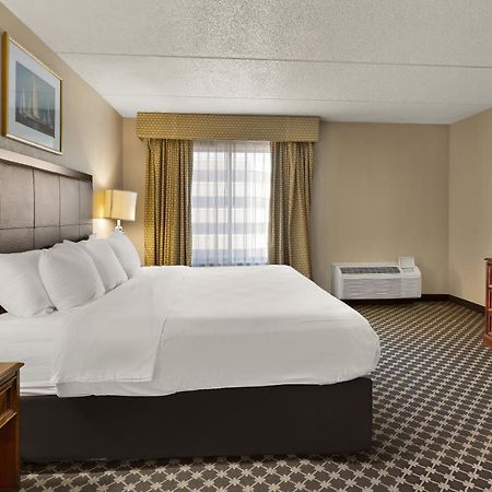 Hotel Rl Cleveland Airport West นอร์ธโอล์มสเตด ภายนอก รูปภาพ