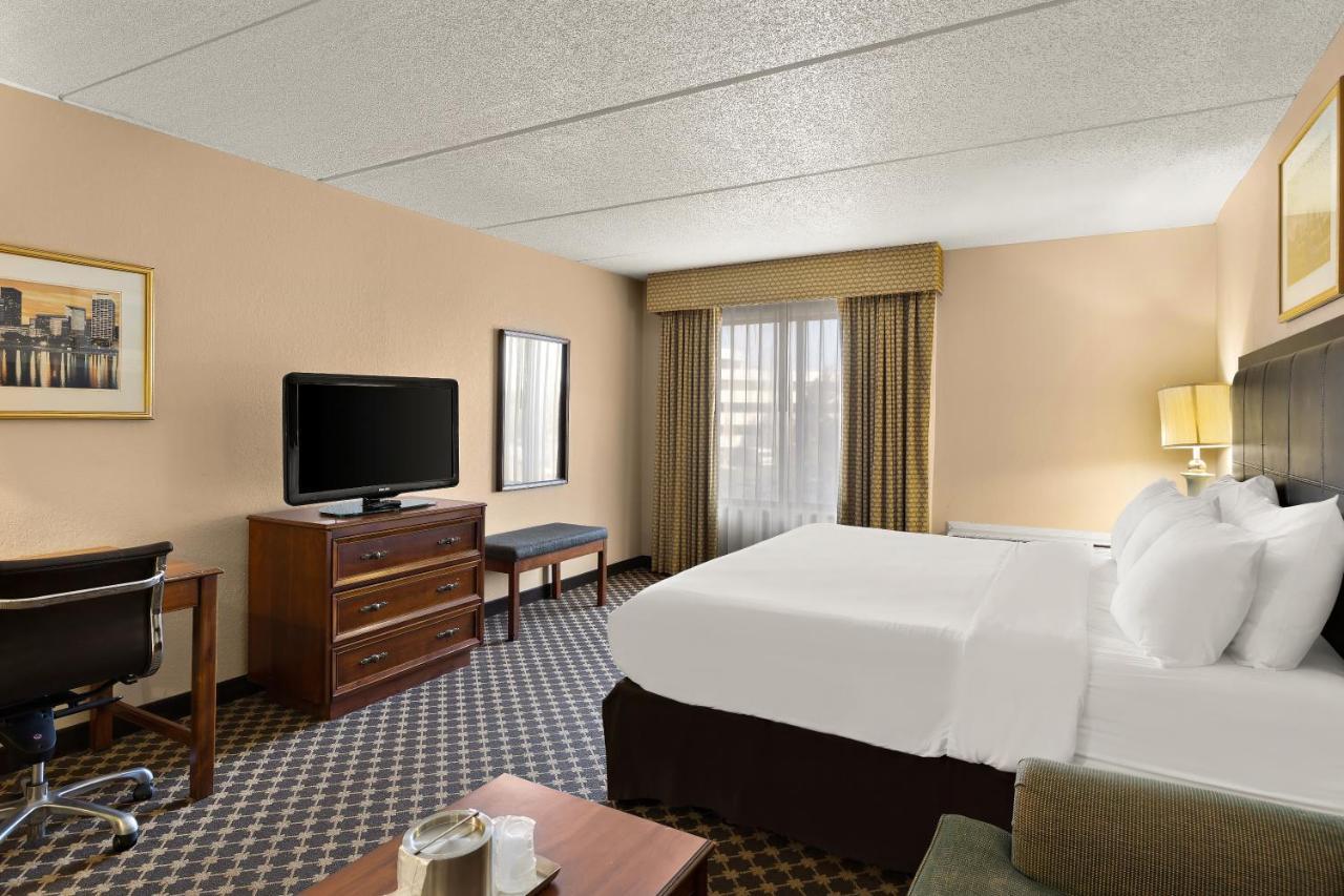 Hotel Rl Cleveland Airport West นอร์ธโอล์มสเตด ภายนอก รูปภาพ